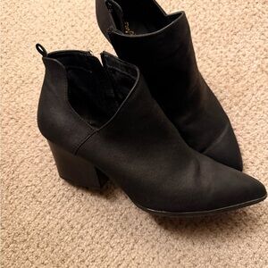 Elegant Black Ankle Boots